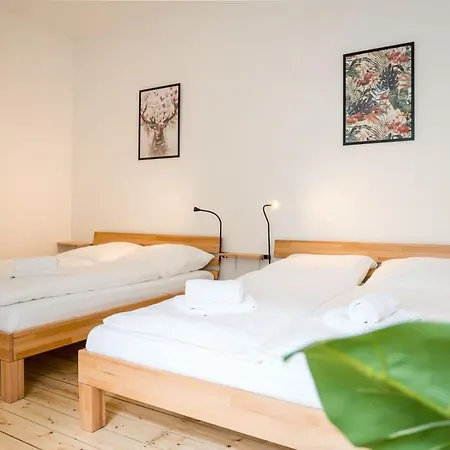 Spacious 3Br Plus Ac Self Check-In Street Parking
